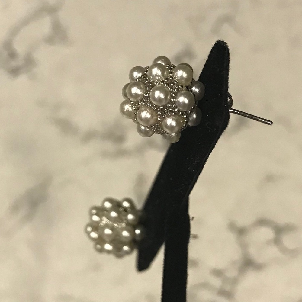 Set of 2 Pearl Covered Round Earrings